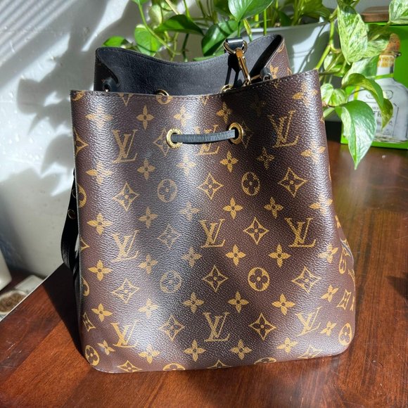 Louis Vuitton Neonoe World Tour Bucket Bag San Francisco - Picture 10 of 12
